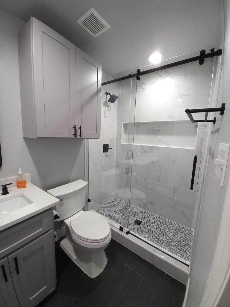River Oaks - Master Suite